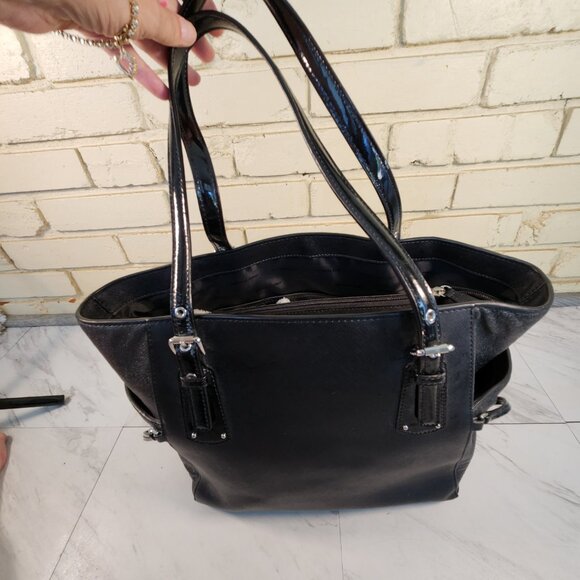 Like New Michael Kors Voyager Black Tote Bag - Picture 4 of 11